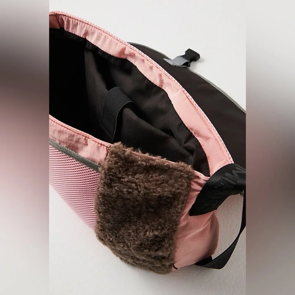 FREE PEOPLE Pink/Grey Playoff‎ Sherpa Messenger Bag | NEW/NWT!!🩷🩷